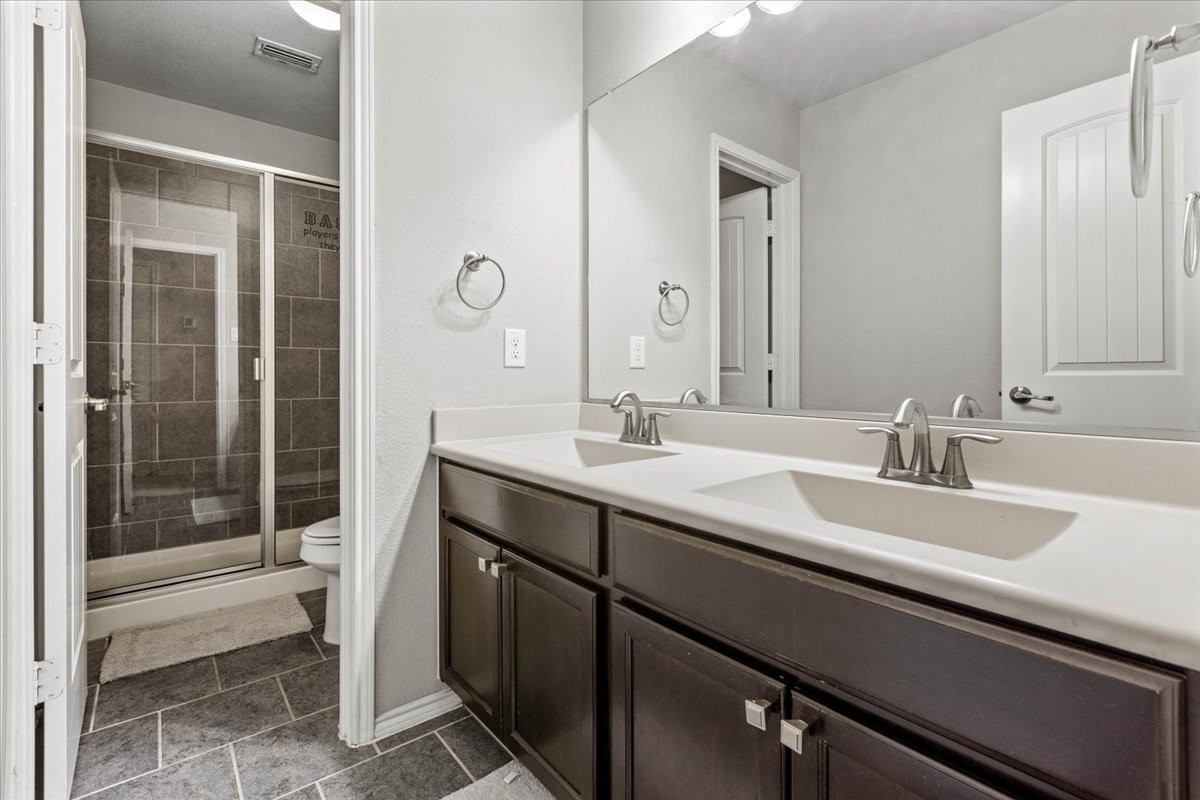 Independent Home In Texas, 800 Cheyenne Dr, Aubrey TX 76227 photo 4