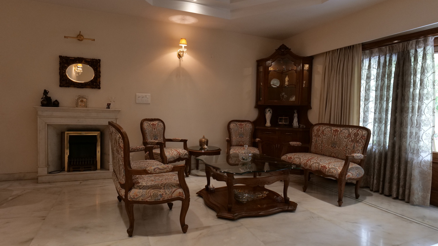Bungalow in Rajouri Garden photo 1