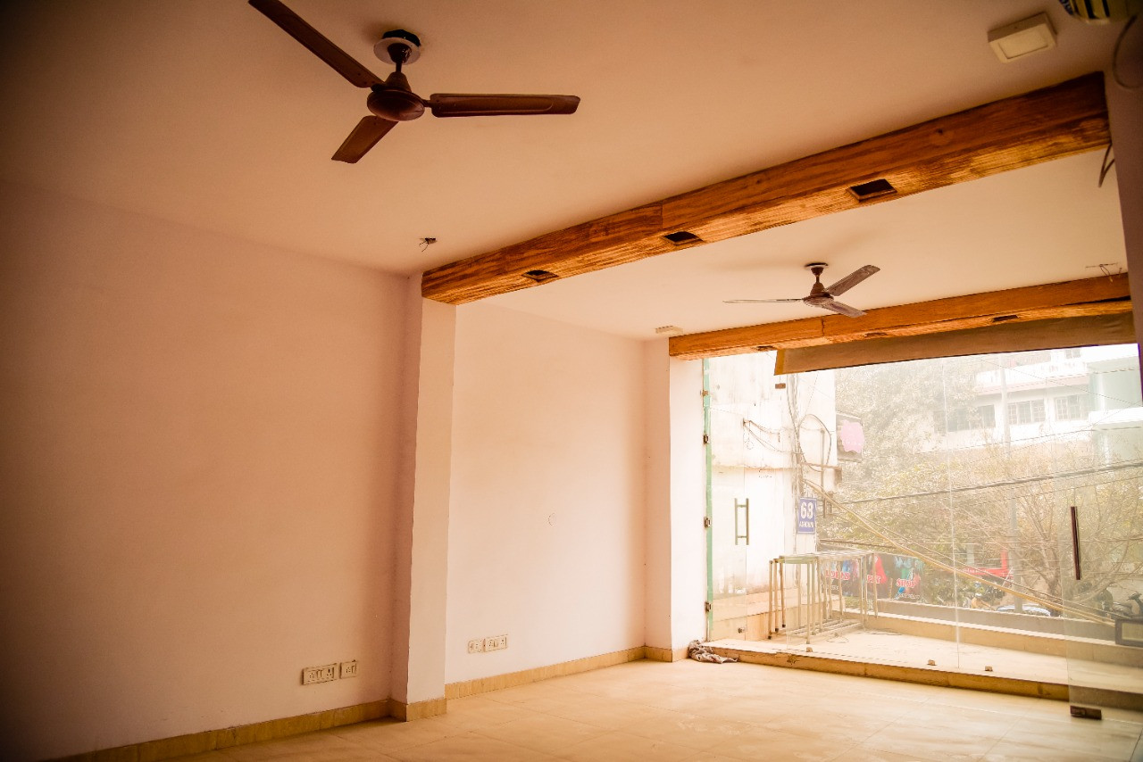 Independent Commercial Building, Adchini Main Road, South Delhi, Delhi-110017