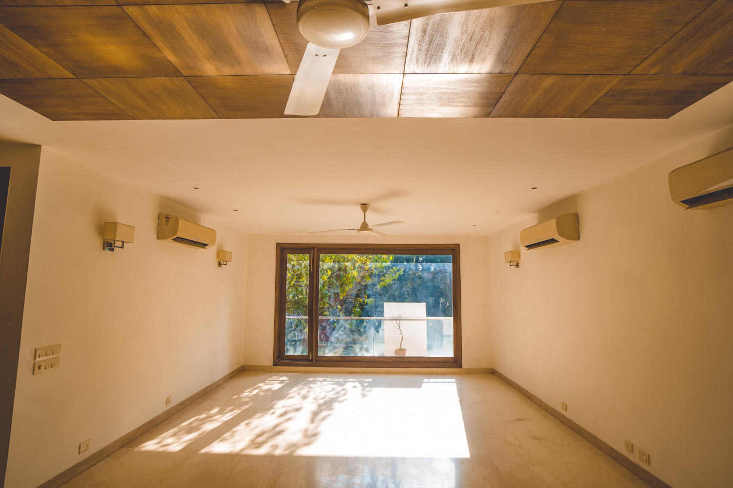 Modern Apartment in Defence Colony, Delhi, India -110049 photo 1